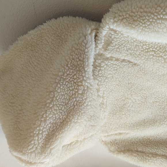 Vintage buckle long quilted fuzzy hooded coat size small - Picture 10 of 11